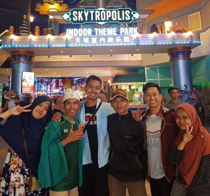Mahasiswa Matematika KKN dan PPL di Thailand