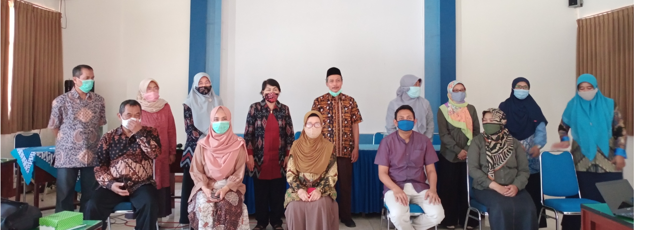 Workshop Membuat Bahan Ajar Online Menggunakan GeoGebra dan Membuat Video dengan Camtasia di MGMP Matematika SMA Kota Kediri