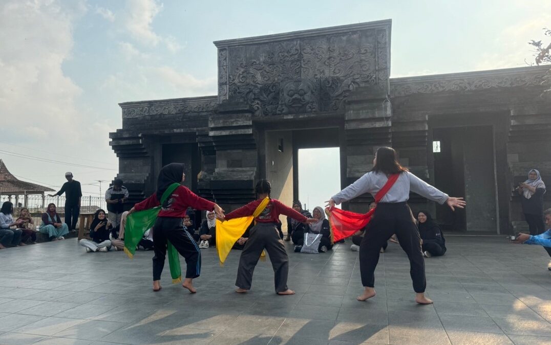 UM Perkenalkan Tari Tradisional Jawa Timur di Malaysia: Melestarikan Budaya Lewat Kolaborasi