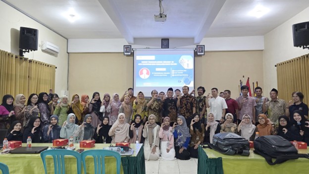 WORKSHOP PEMANFAATAN ARTIFICIAL INTELLIGENCE (AI) UNTUK PENGEMBANGAN MEDIA PEMBELAJARAN INOVATIF BAGI GURU SEBAGAI IMPLEMENTASI MATA KULIAH PEMBANGUNAN BERKELANJUTAN UNTUK MASYARAKAT MAHASISWA S2 PENDIDIKAN MATEMATIKA UNIVERSITAS NEGERI MALANG DI SMP NEGERI 21 MALANG